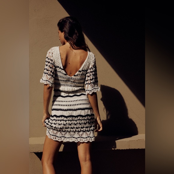 Zara Ivory Black Stripe Crochet Knit Short Sleeve Mini Dress Blogger Fav - Picture 2 of 9